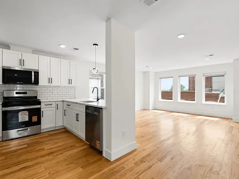 263 N 19th St #3 — Photo 1