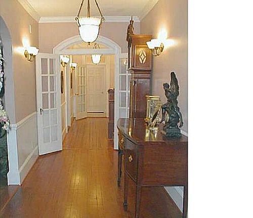5th image of 323 Kingsbury St
