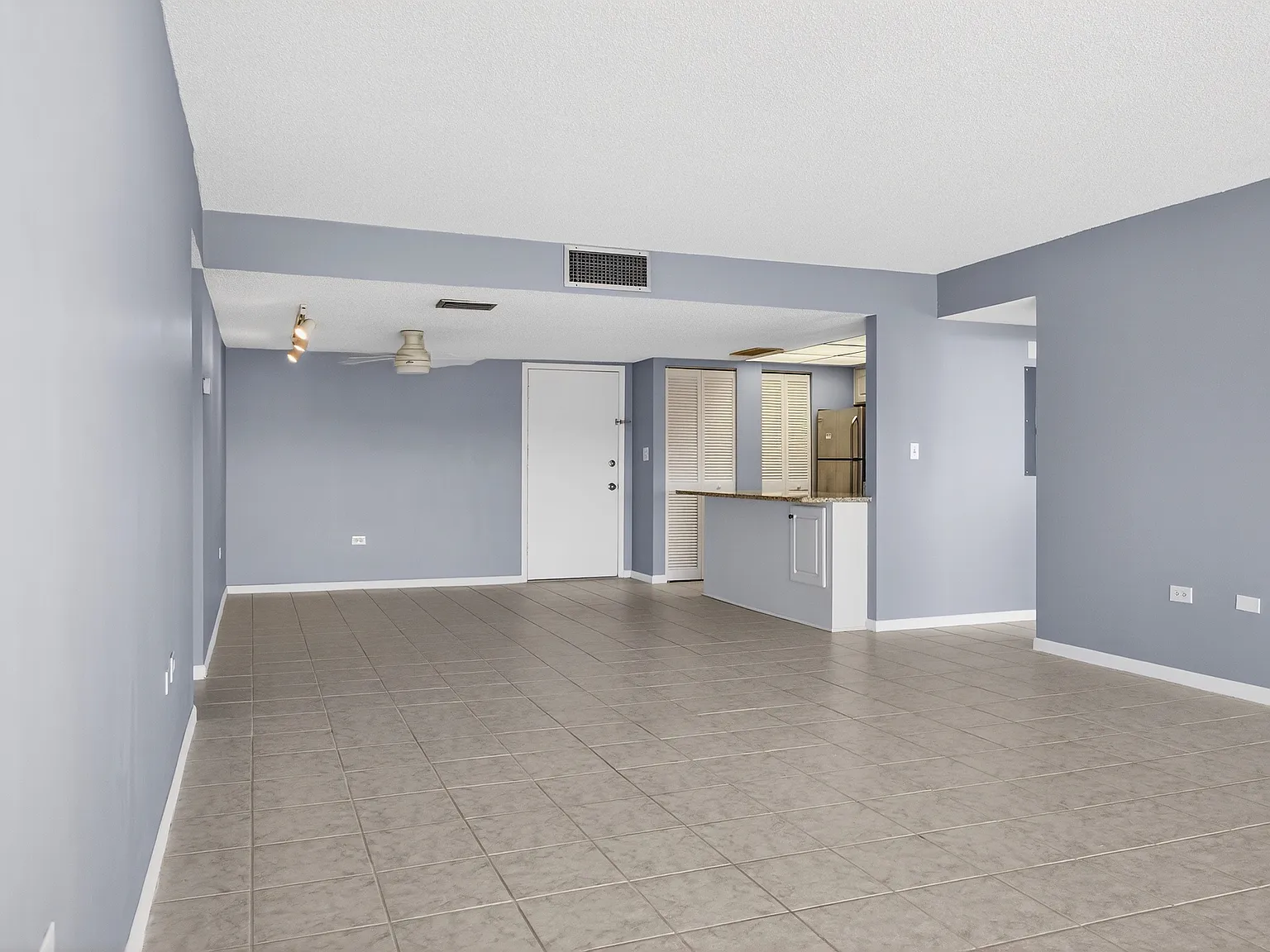 2 bed, 1308 sqft, $2,600 — Photo 2