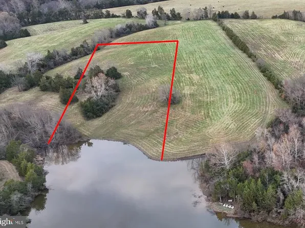 7031 Divine Ln, Orange, VA 22960