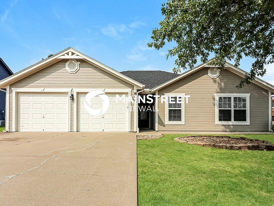 844 SW Country Hill Dr