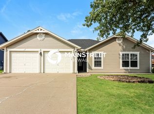 844 SW Country Hill Dr, Grain Valley, MO 64029