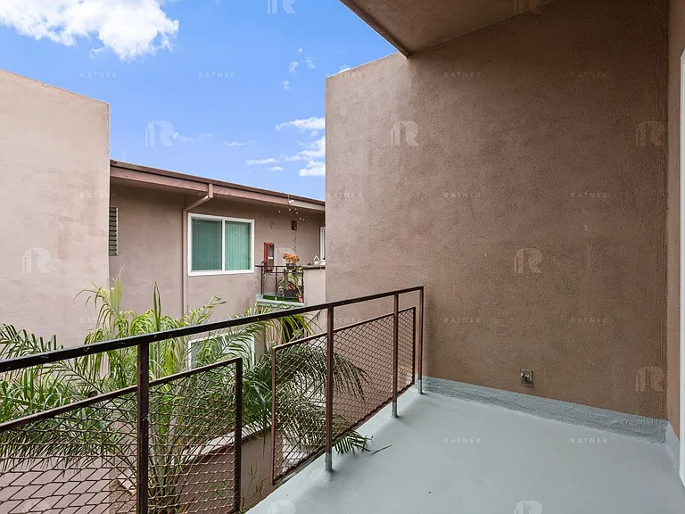 (An/Ti/Yo:B) 4216 Mary Ellen Avenue — Photo 23