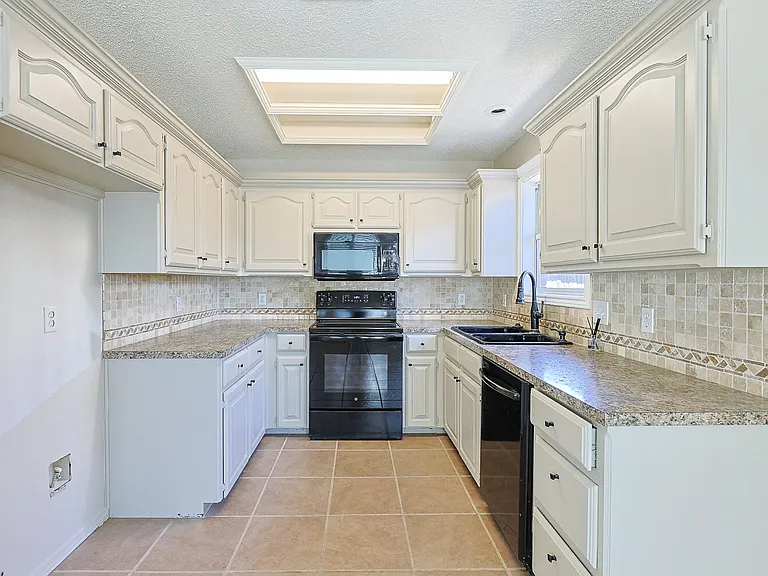 9708 Aberdeen Ave — Photo 19