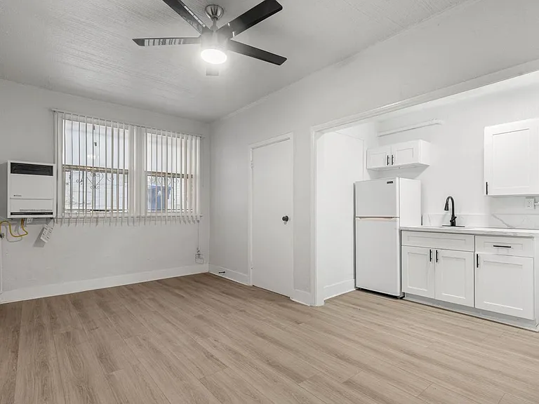751 S. Normandie Ave — Photo 8