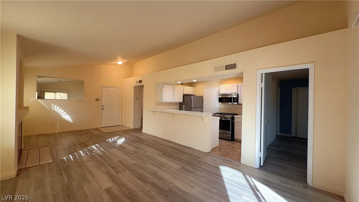 2 bed, 2.0 bath, 1023 sqft, $1,400 — Photo 1