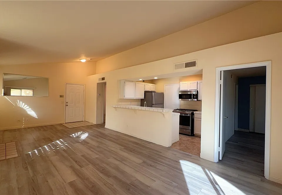 7570 W Flamingo Rd #230