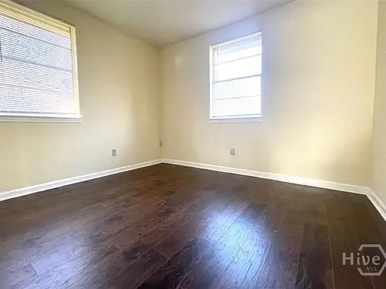 320 Chatham Villa Dr — Photo 13