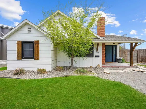 1311 Oriental Ave, Burley, ID 83318