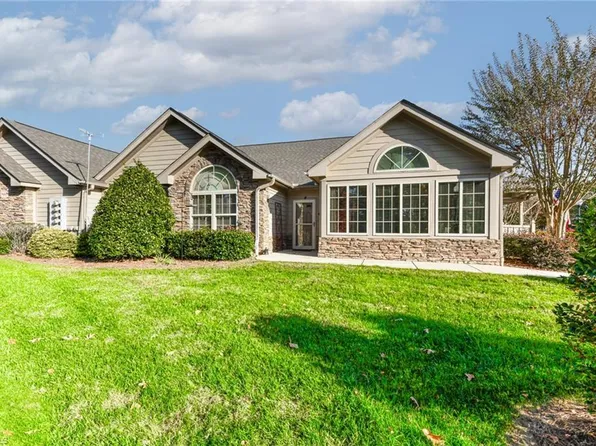 4347 Grassy Moss Dr, Greensboro, NC 27409