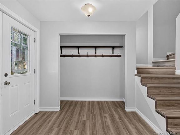 5th image of 252 Ryan St