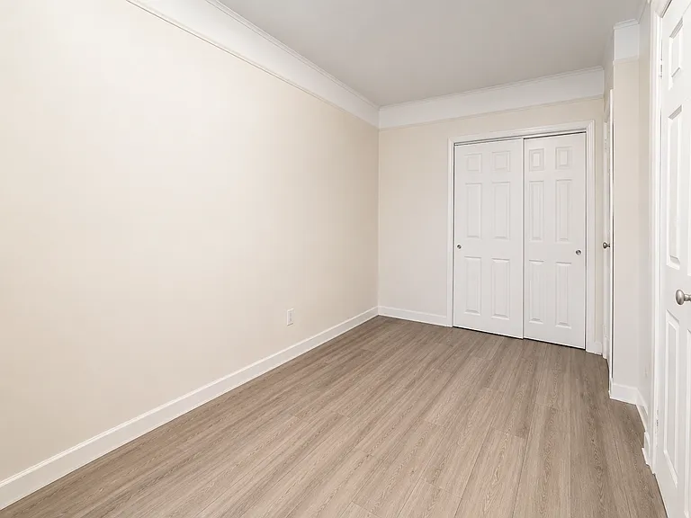 60-91 Putnam Ave #2B — Photo 3