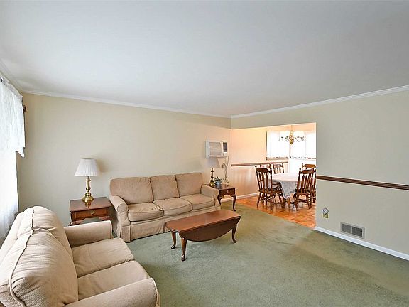 3rd image of 102 Wilfred Blvd
