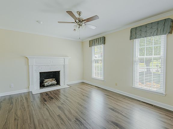 5th image of 1645 Majesty Dr