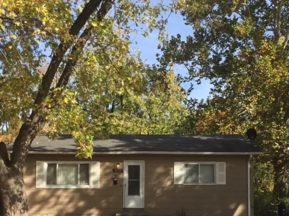 10320 Duke Dr, Saint Louis, MO 63136