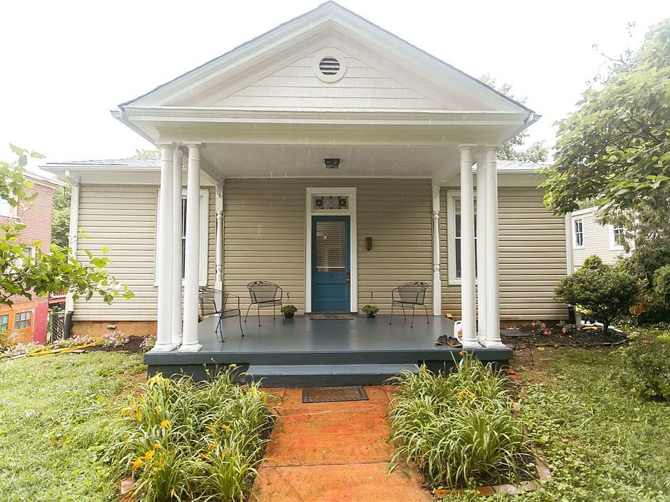 1st image of 209 Denver Ave