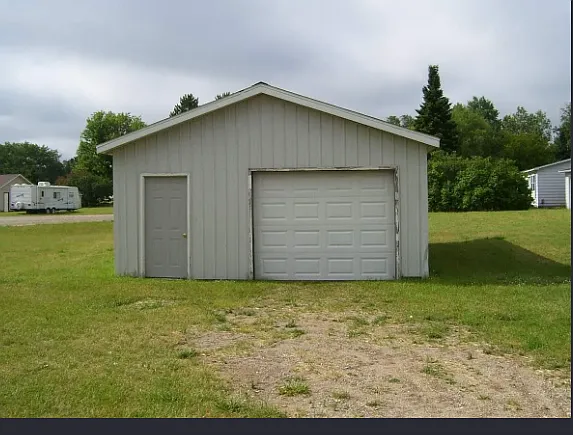 Building Photo - Highland Trl