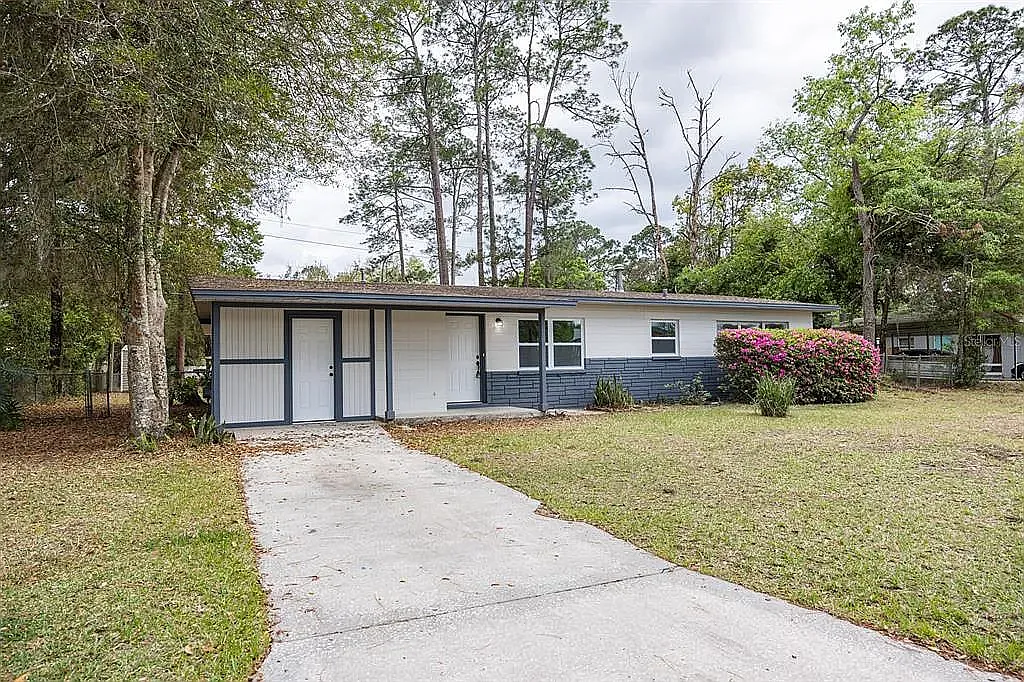 3 bed, 1295 sqft, $1,900 — Photo 2