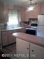 4th image of 2717 Columbine Dr N