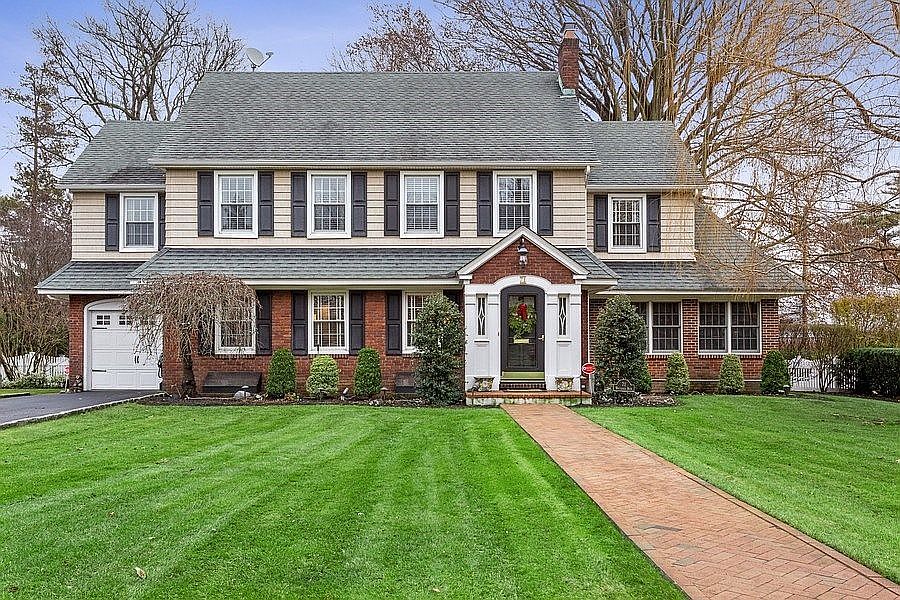 1st image of 71 Whitehall Blvd