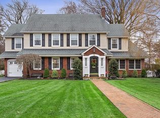 71 Whitehall Blvd, Garden City, NY 11530