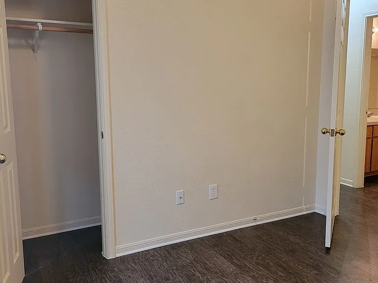 1534 Shoshoni Trl — Photo 9