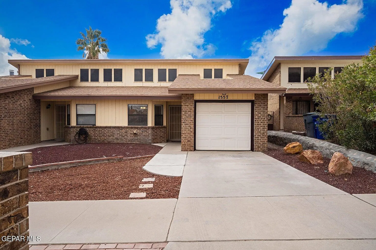 2 bed, 1.0 bath, 1059 sqft, $1,350 — Photo 1