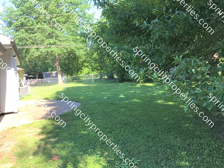 101 W Long Ln — Photo 4