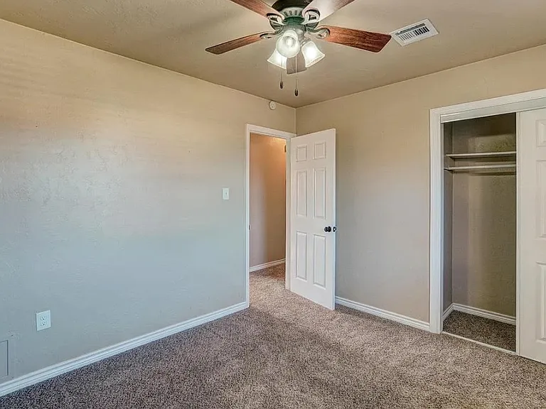 5716 NW Cedarwood Dr — Photo 13