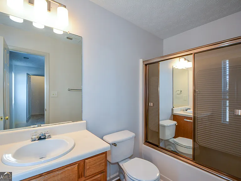 5460 Hampton Ct — Photo 41