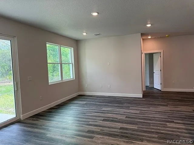 1861 W Hampshire Blvd — Photo 6
