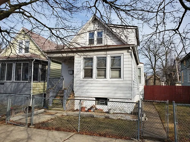 10639 S La Salle St photo 1