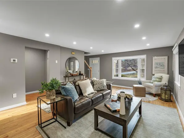 37 Hornbeck Road, Poughkeepsie, NY 12603