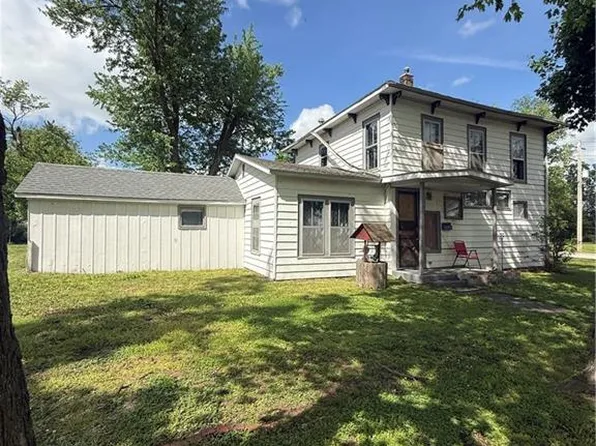 230 E Prairie Ave, Girard, KS 66743
