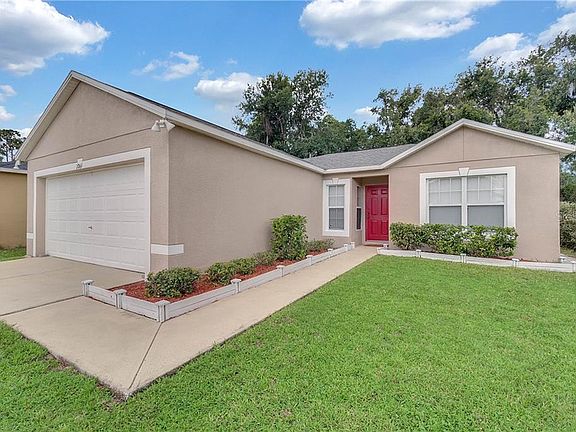 3rd image of 1061 Amanda Kay Cir