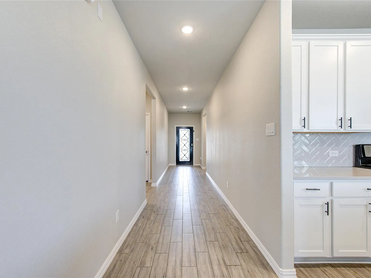4 bed, 3.0 bath, 2053 sqft, $2,450 — Photo 3