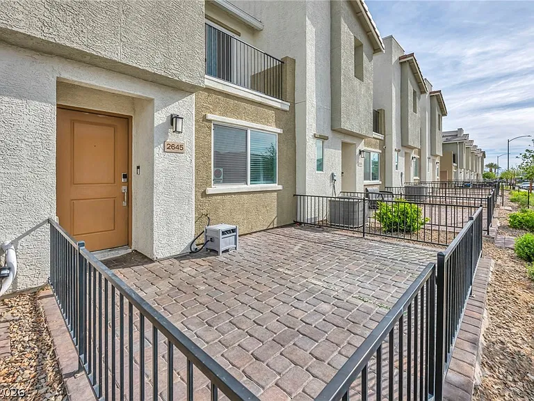 2645 Wimbledon White Ct — Photo 6