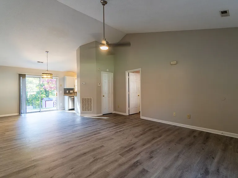 3923 Woodberry Lake Dr — Photo 7