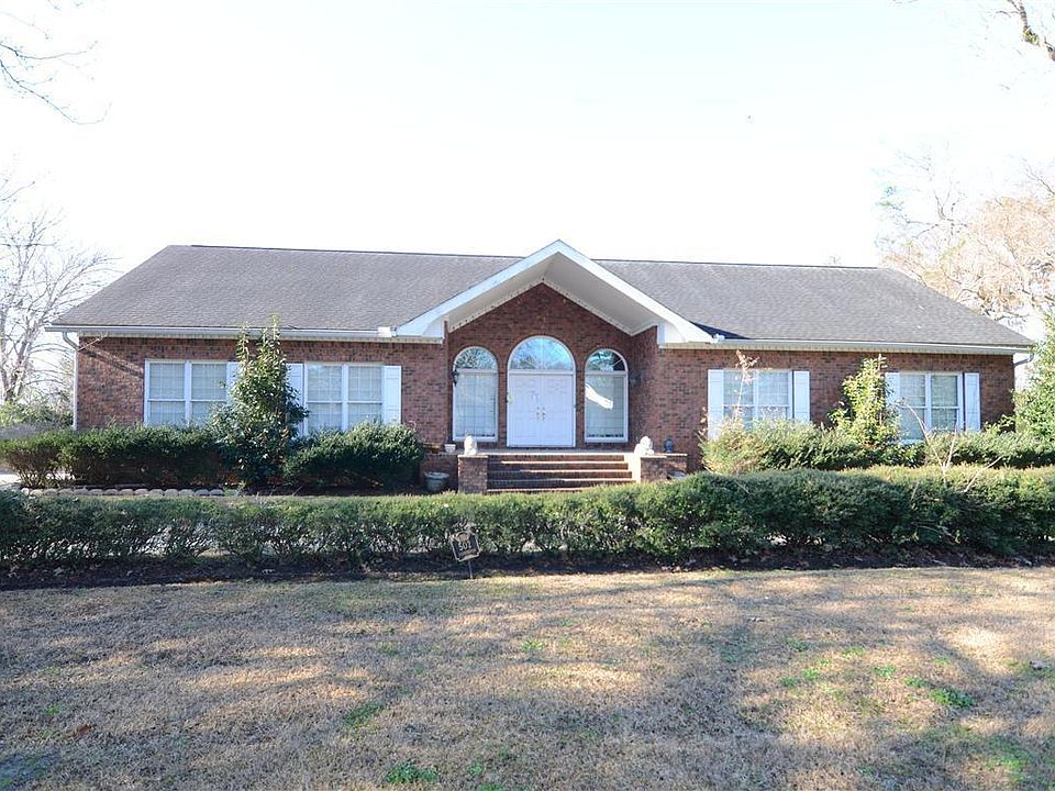 1st image of 502 Fairington Dr