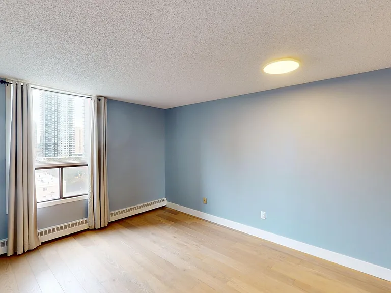 1001 13th Ave SW #940 — Photo 9