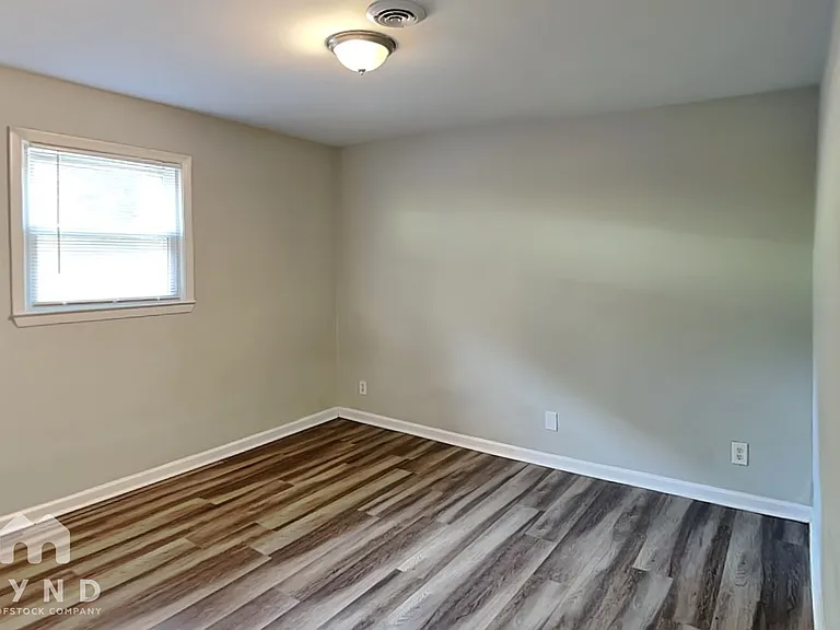 2715 Carriage Ln — Photo 16