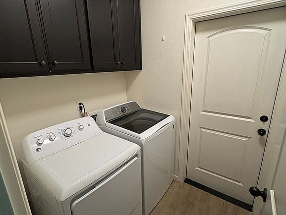 5th image of 3212 N Noyes Ct