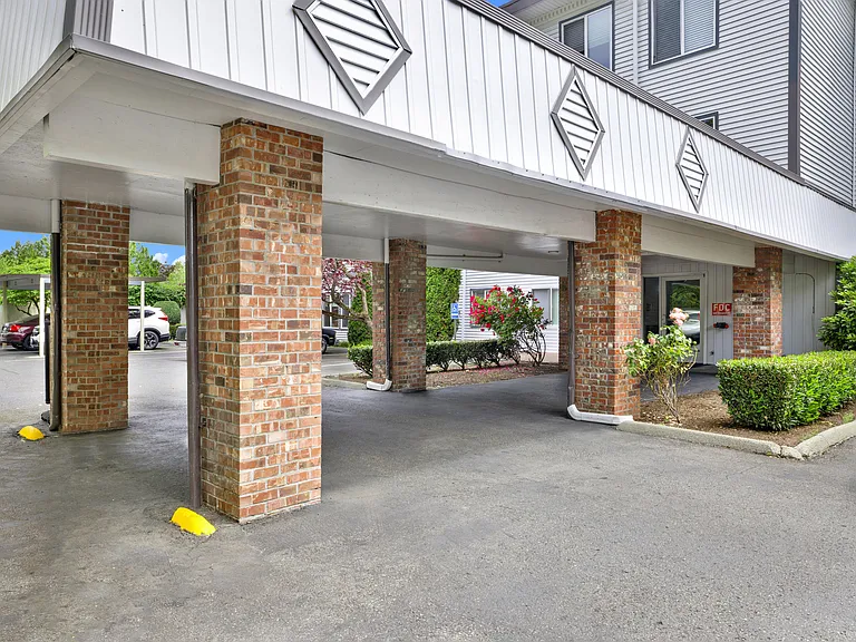 The Ridge at Bellevue — Photo 7