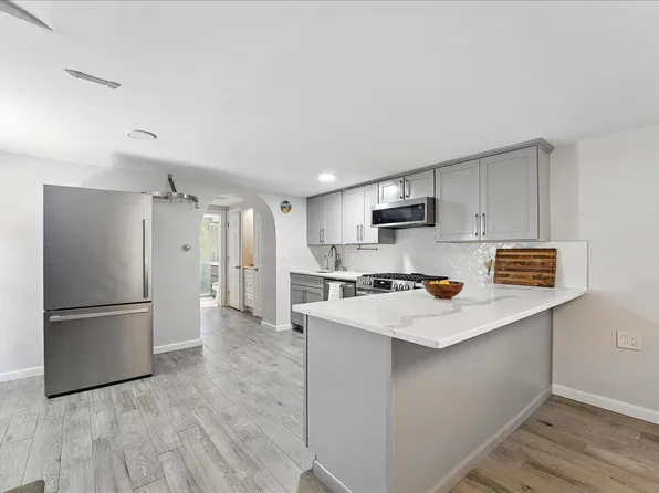 221 Terrace Avenue image 13 of 37