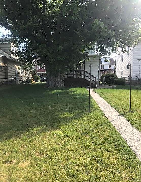 2nd image of 720 S Wayne St
