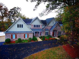 499 Summit Rd, Fenton, MO 63026