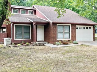 526 E Margaret Pl, Fayetteville, AR 72703