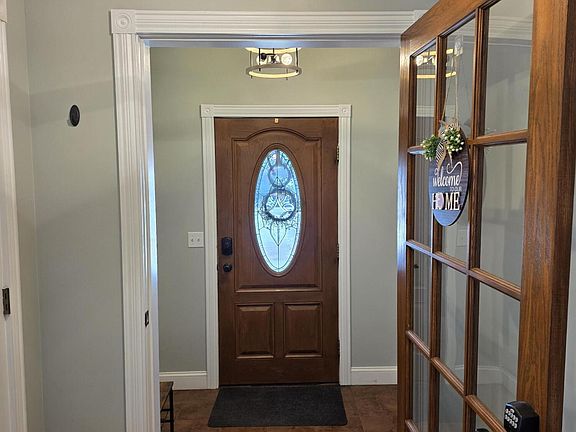 2nd image of 207 Mason St