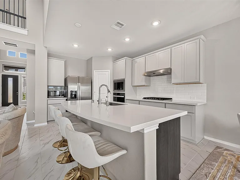 410 Mercury Sky Rd — Photo 17