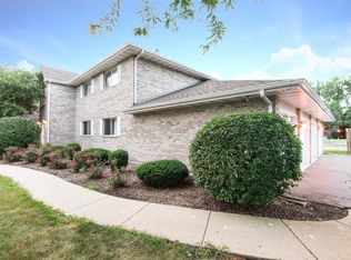 300 Loyola Dr APT B, Elgin, IL 60123